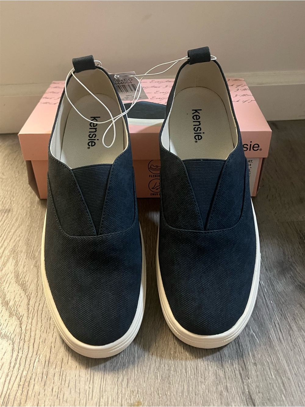 Kensie Women’s Slip On Shoes Navy Size 10 NWB